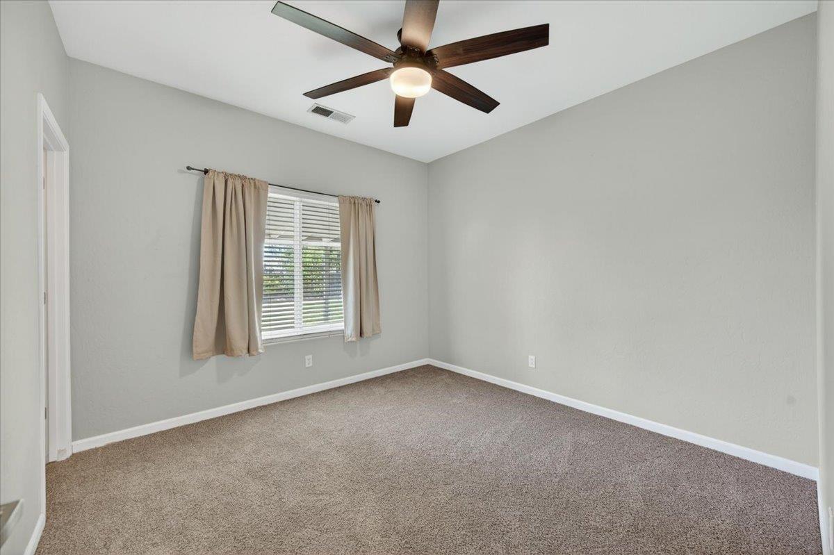 6105 E Cortland Ave, Fresno, CA 93727