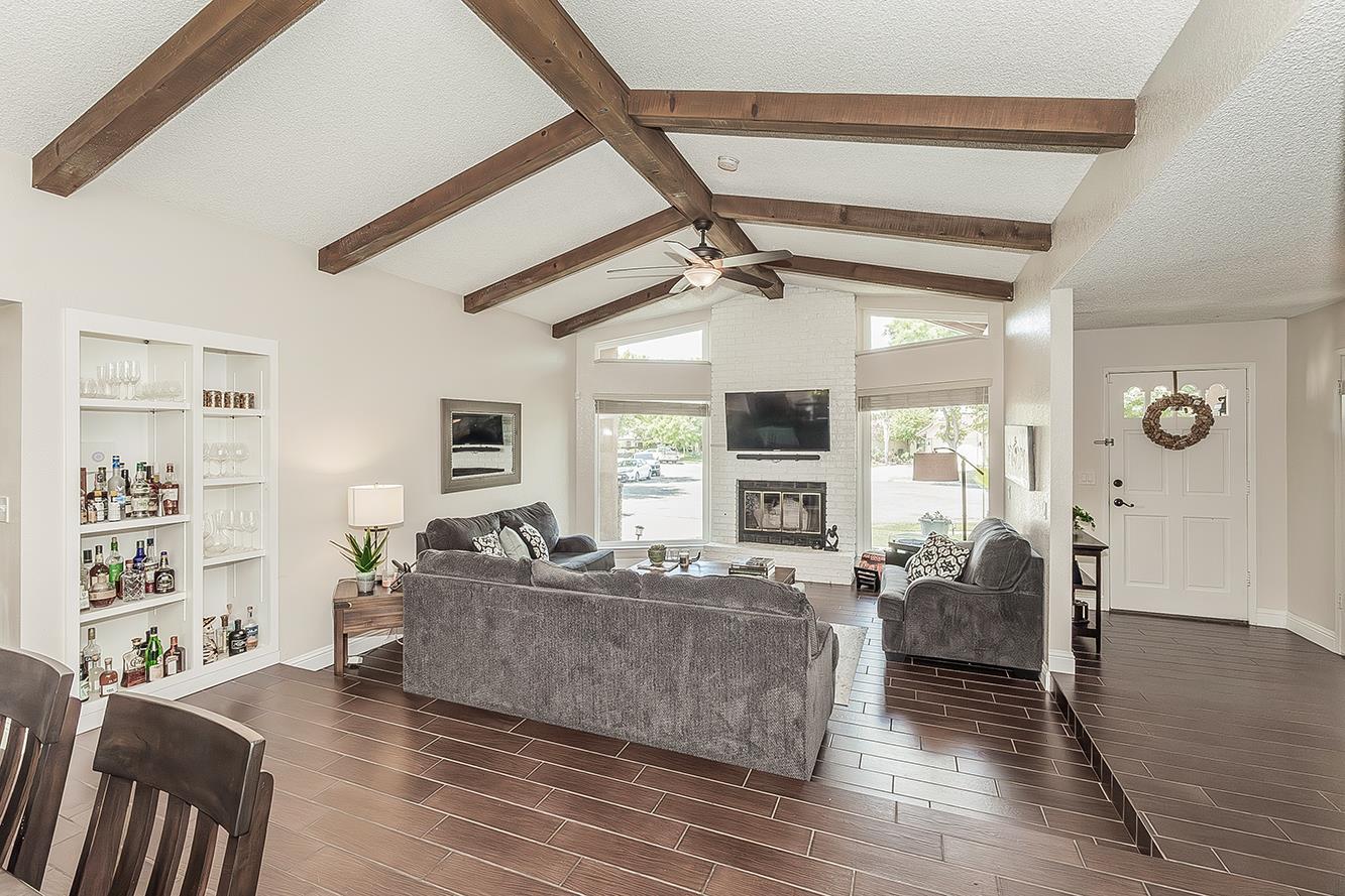 6688 N Bendel Ave, Fresno, CA 93722
