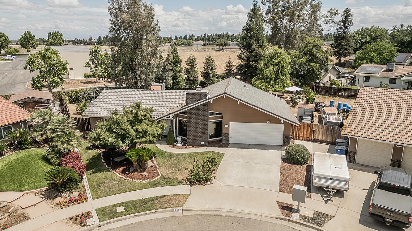 6688 N Bendel Ave, Fresno, CA 93722