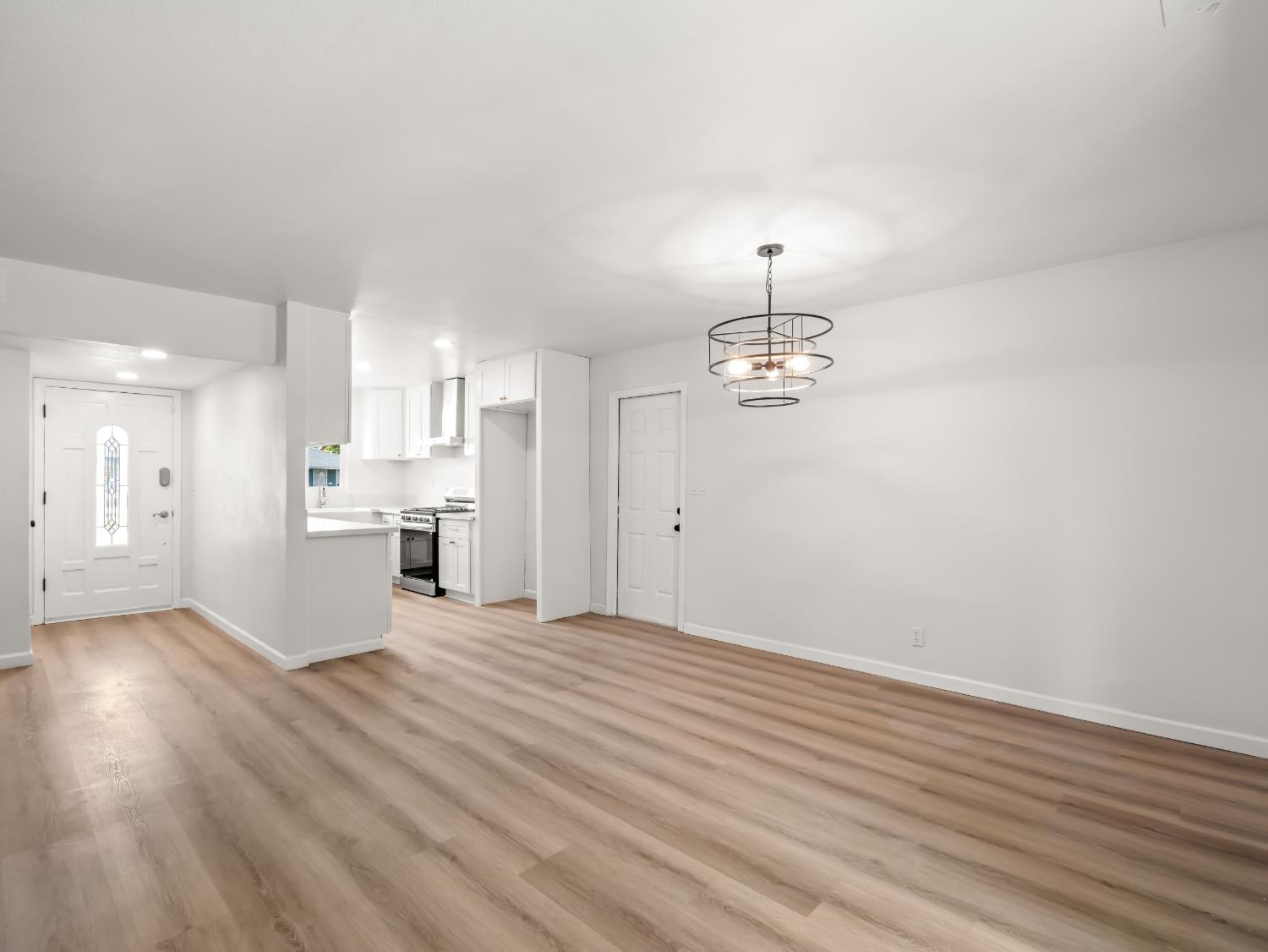 4046 E Cortland, Fresno, CA 93726