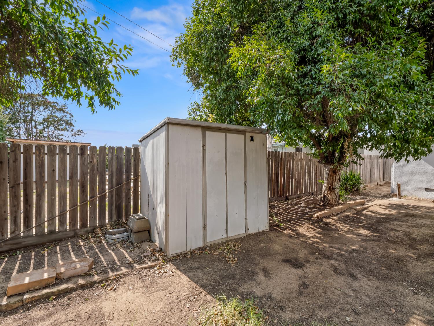4046 E Cortland, Fresno, CA 93726