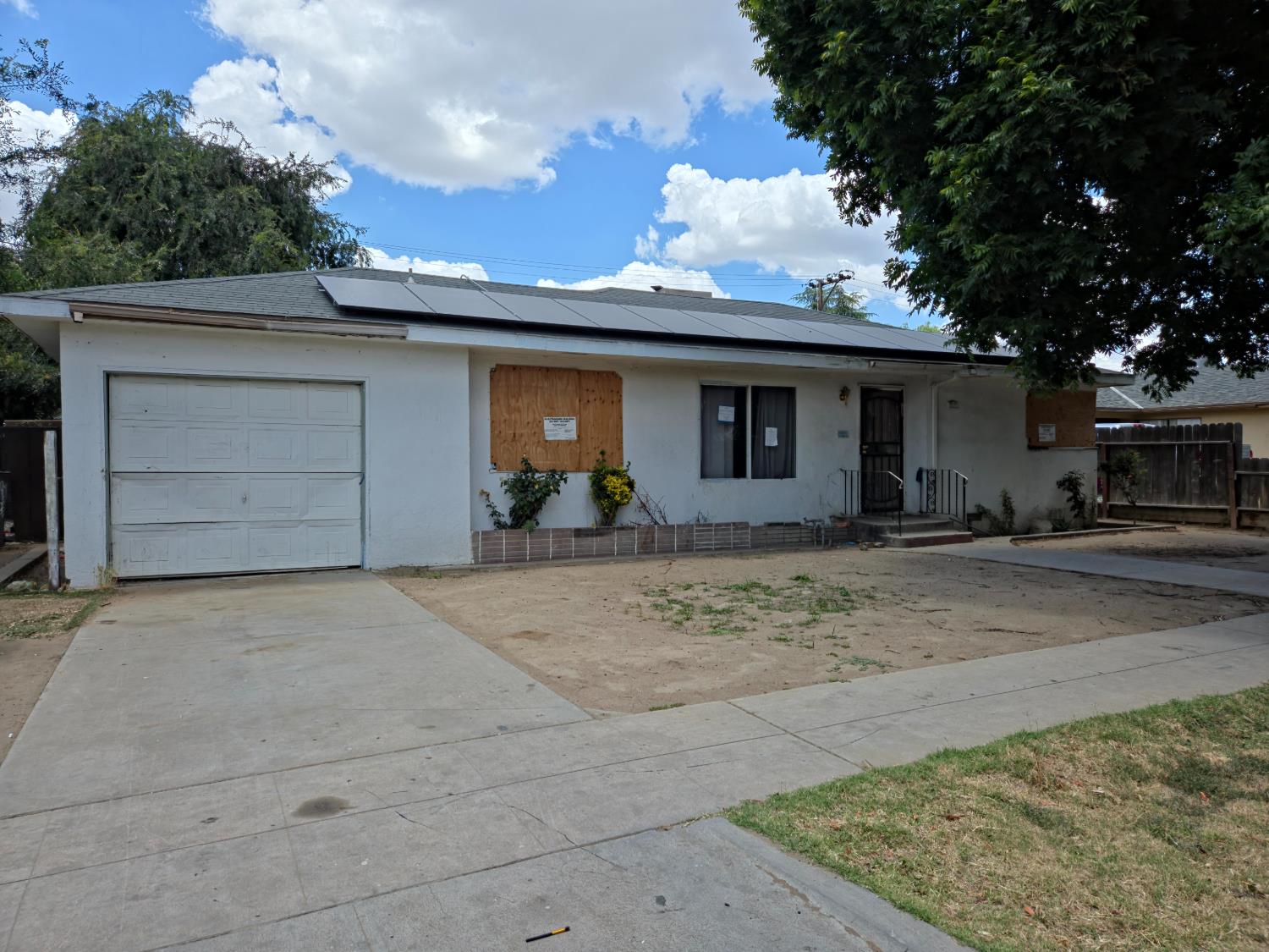 2925 N 2nd St, Fresno, CA 93703