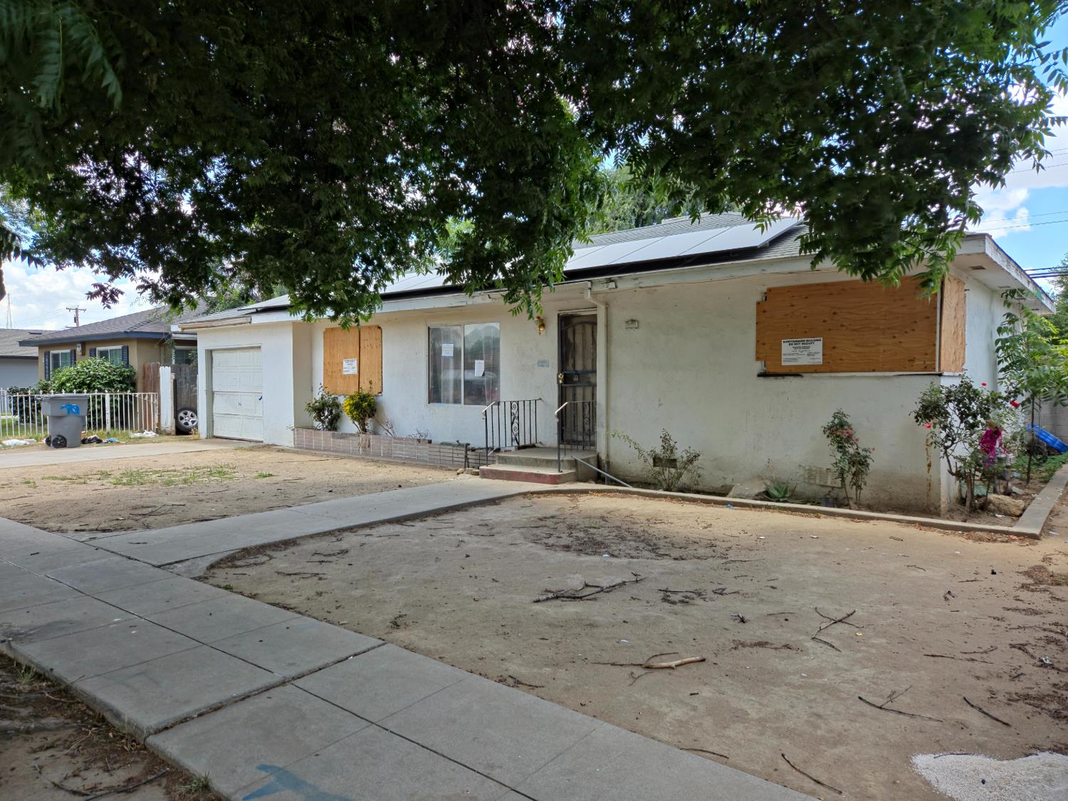 2925 N 2nd St, Fresno, CA 93703