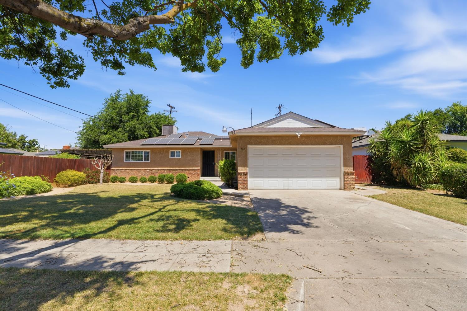 712 E San Ramon Ave, Fresno, CA 93710