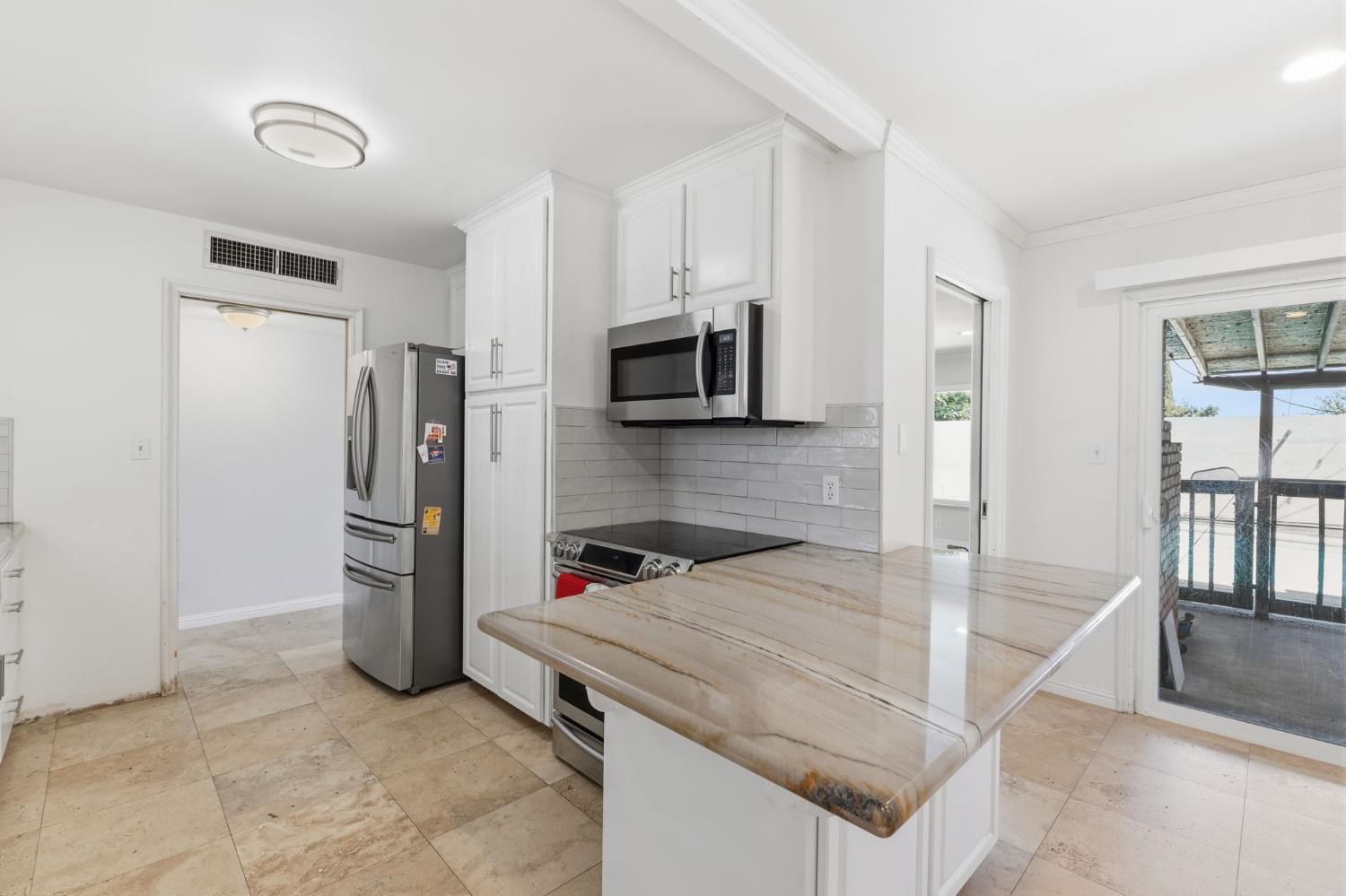 712 E San Ramon Ave, Fresno, CA 93710