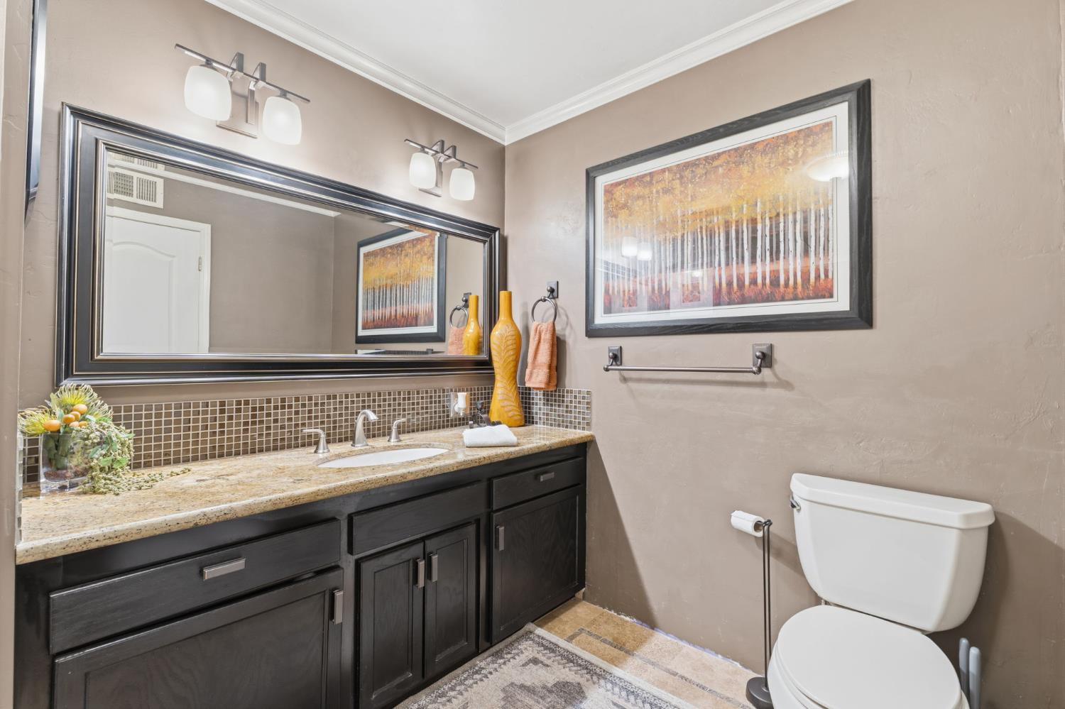 712 E San Ramon Ave, Fresno, CA 93710