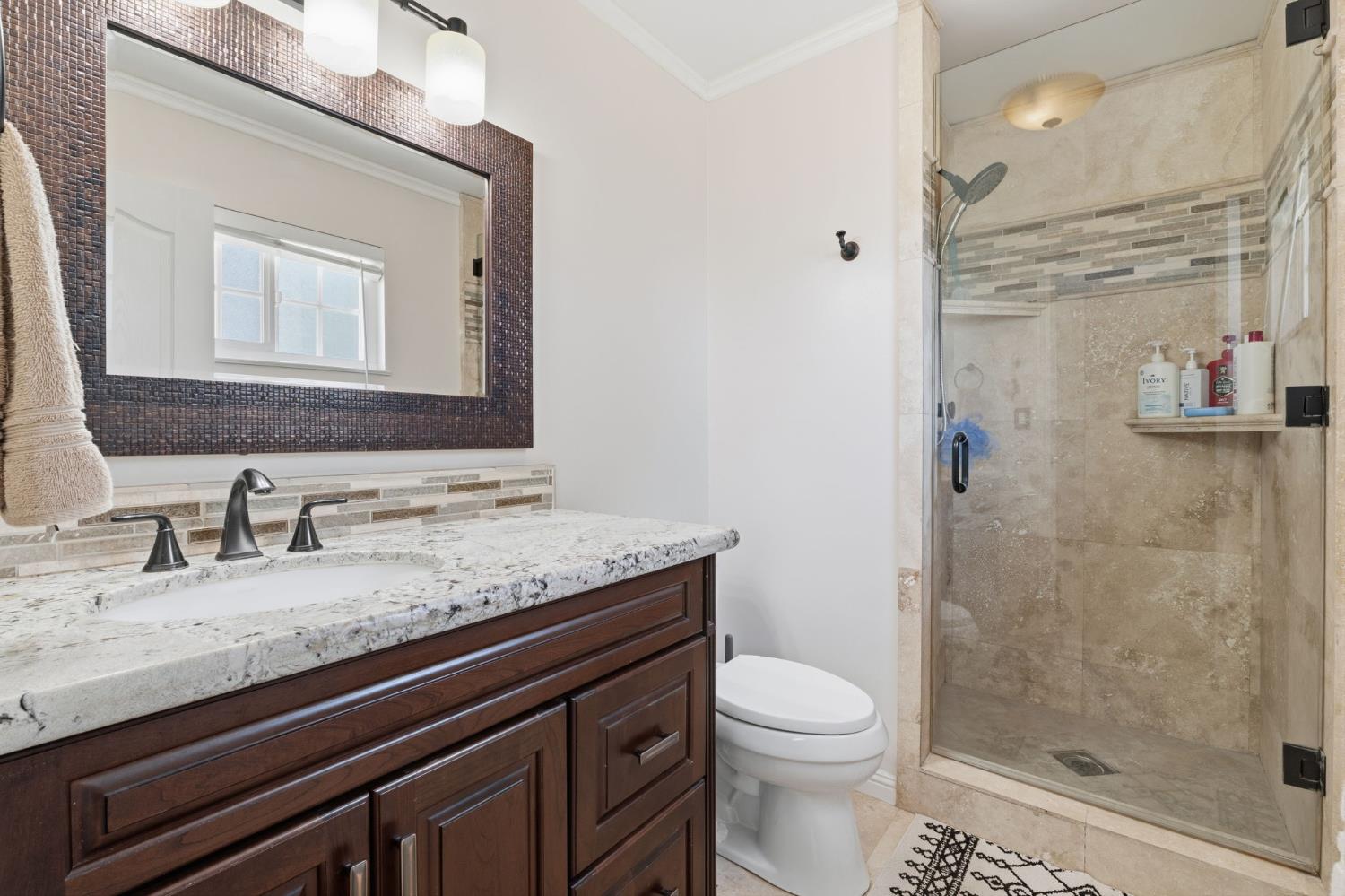 712 E San Ramon Ave, Fresno, CA 93710