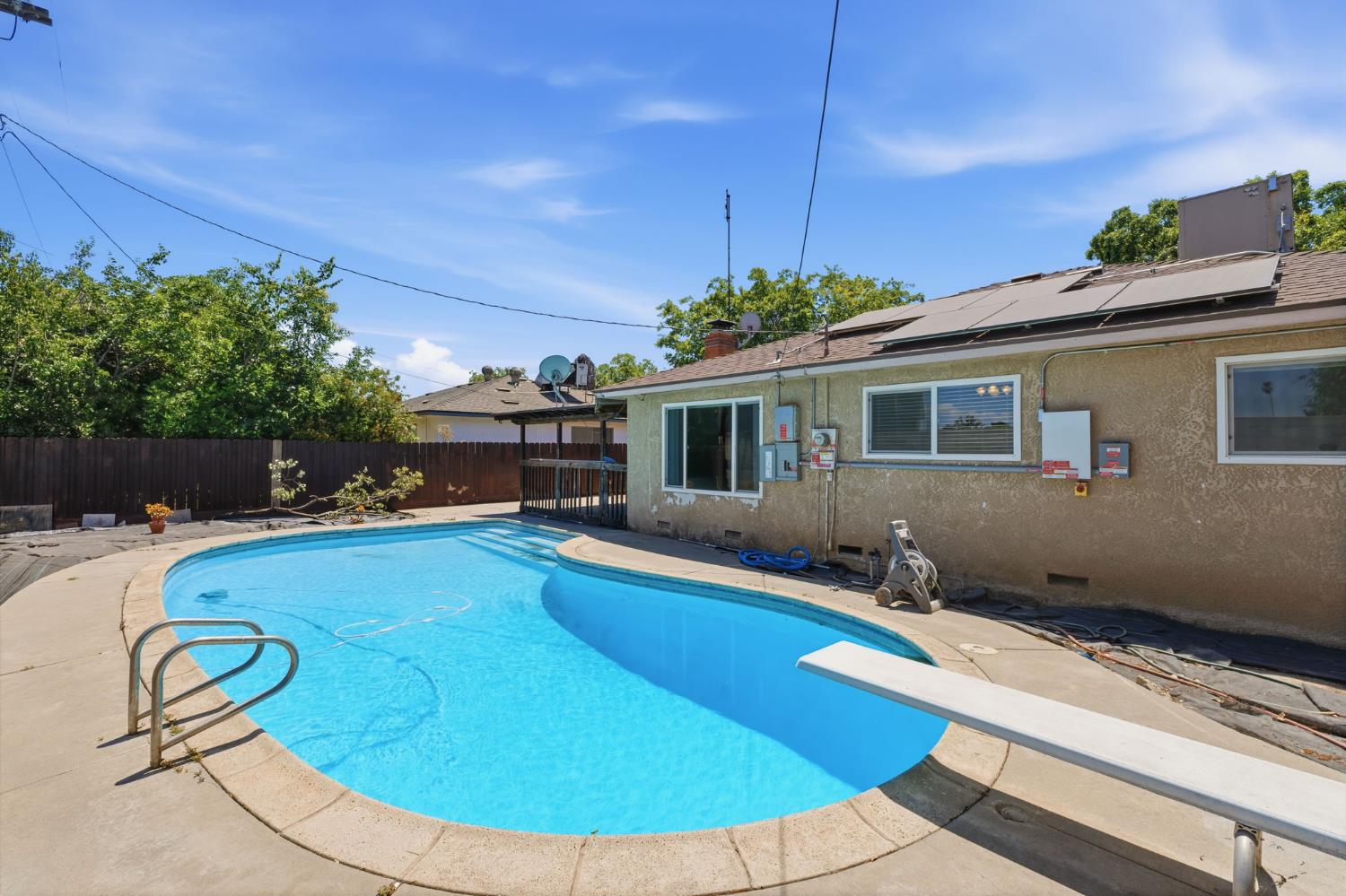 712 E San Ramon Ave, Fresno, CA 93710