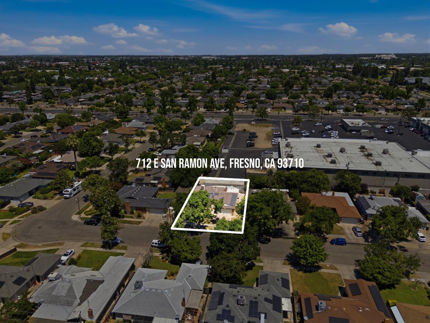 712 E San Ramon Ave, Fresno, CA 93710