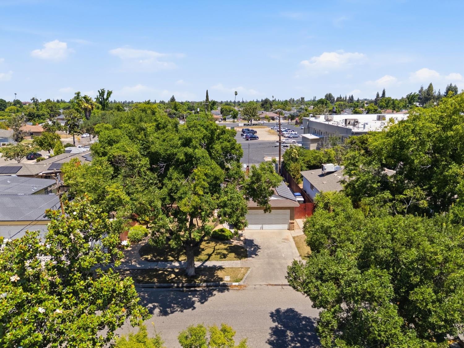 712 E San Ramon Ave, Fresno, CA 93710