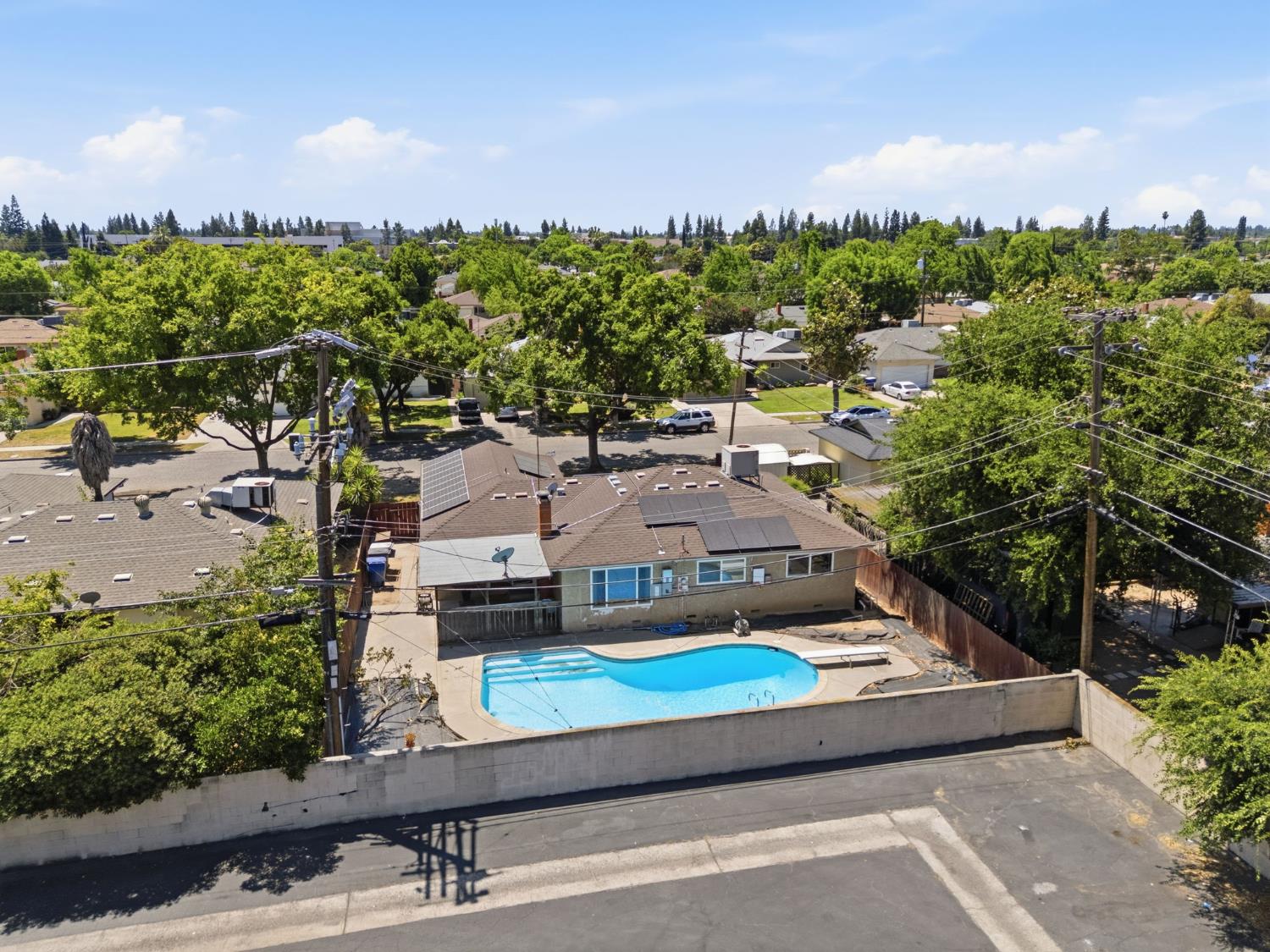 712 E San Ramon Ave, Fresno, CA 93710
