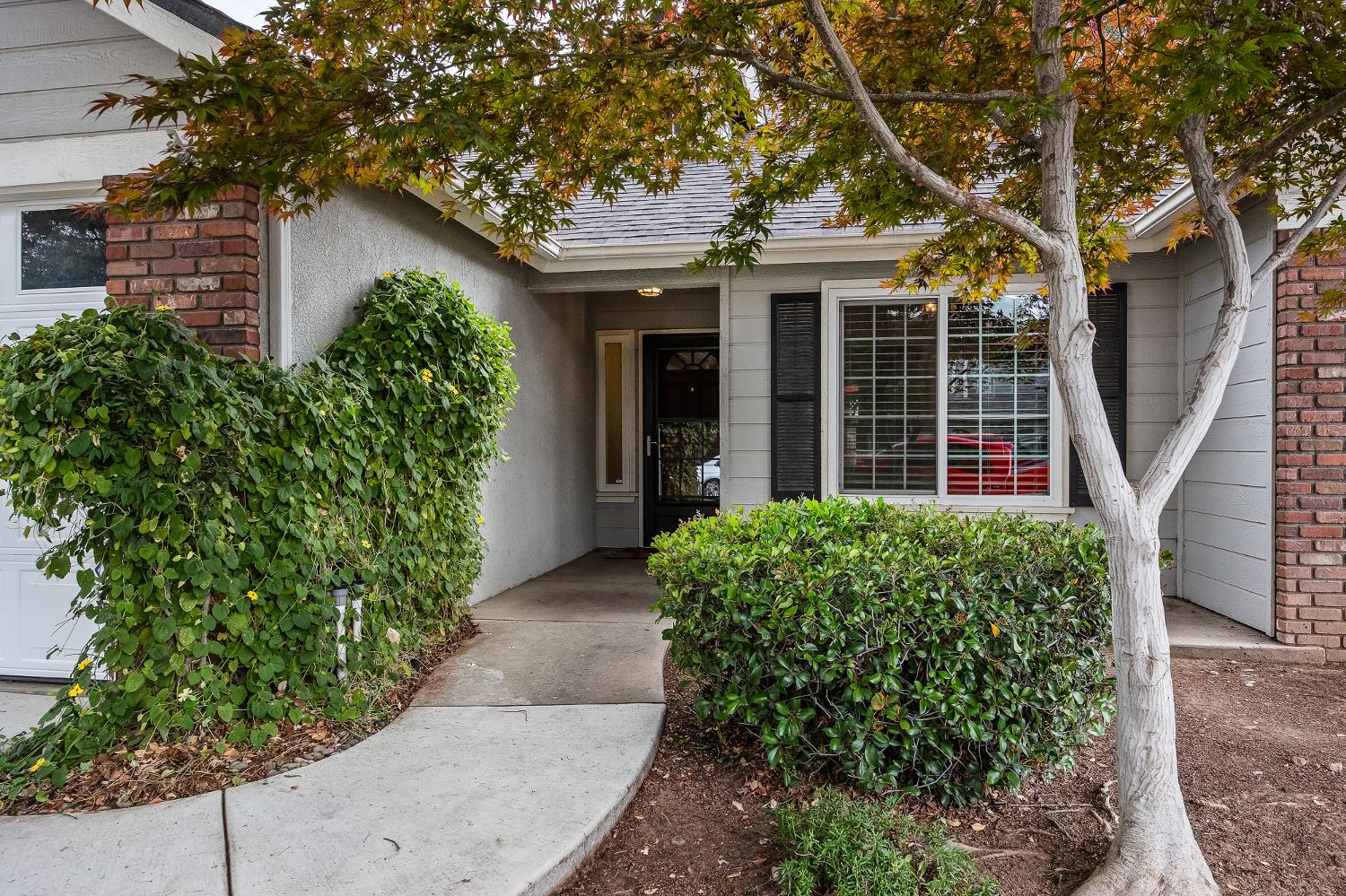 2047 Muncie Ave, Fresno, CA 93720
