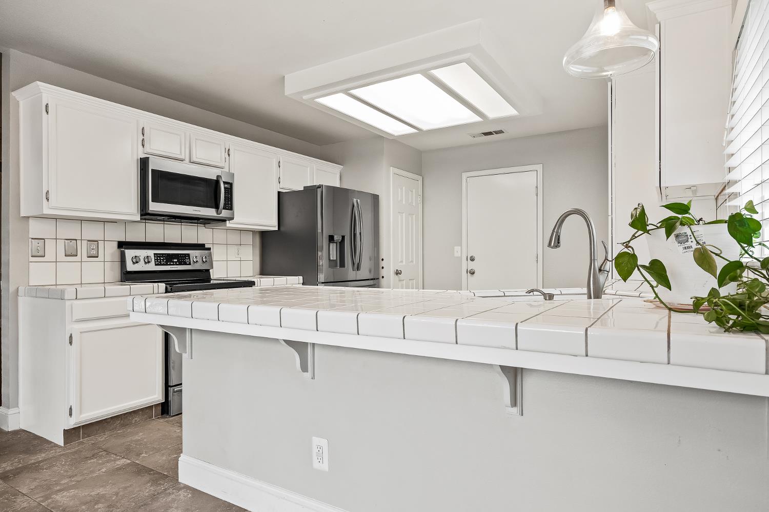 2047 Muncie Ave, Fresno, CA 93720