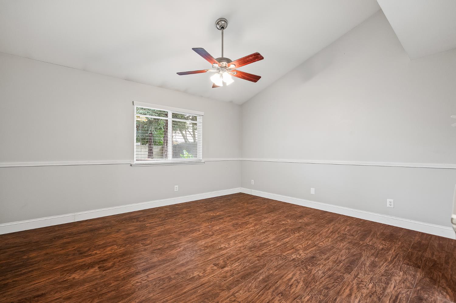 2047 Muncie Ave, Fresno, CA 93720