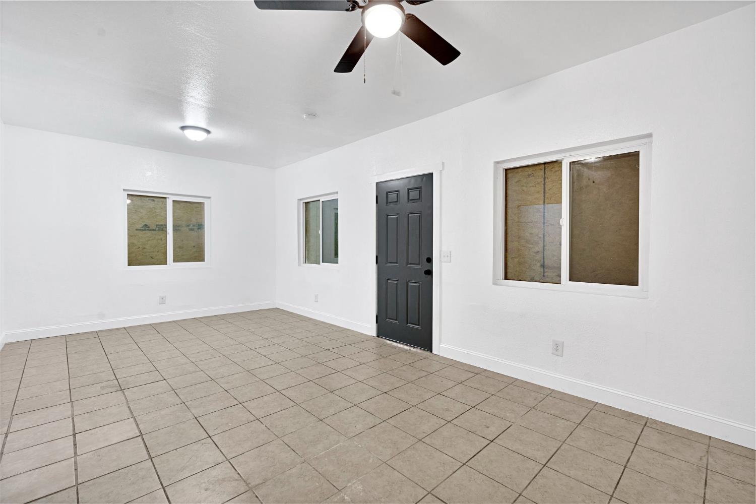 441 N Clark St, Fresno, CA 93701
