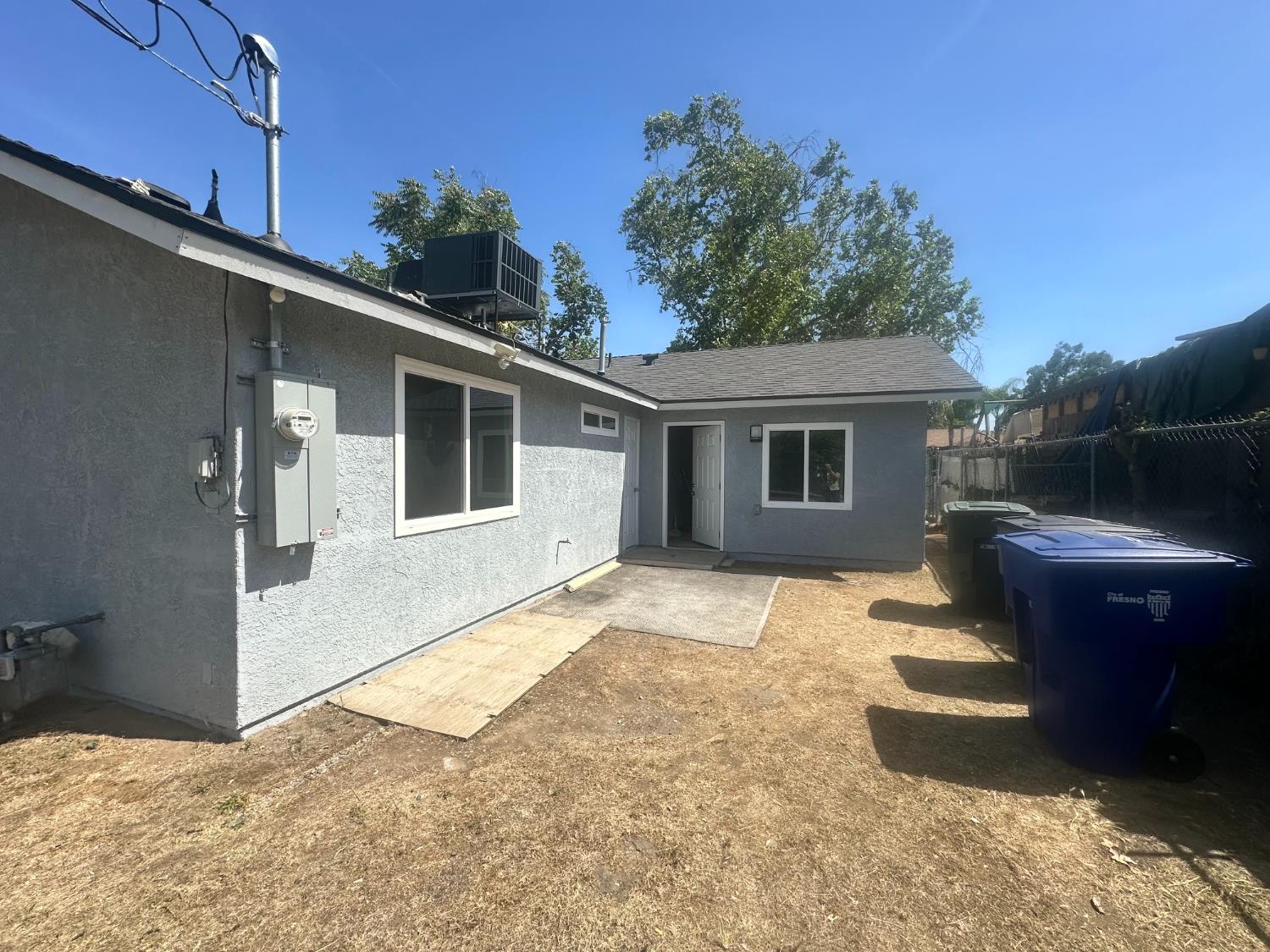 4725 E Lane Ave, Fresno, CA 93702