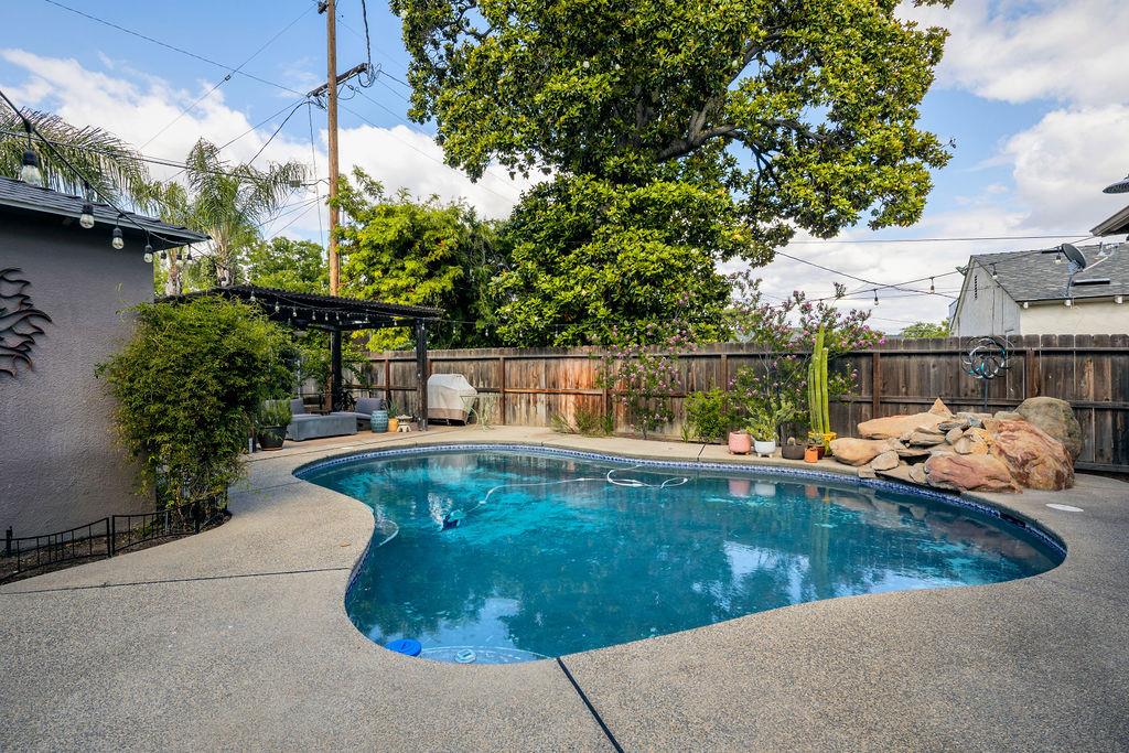 107 E Normal Ave, Fresno, CA 93704