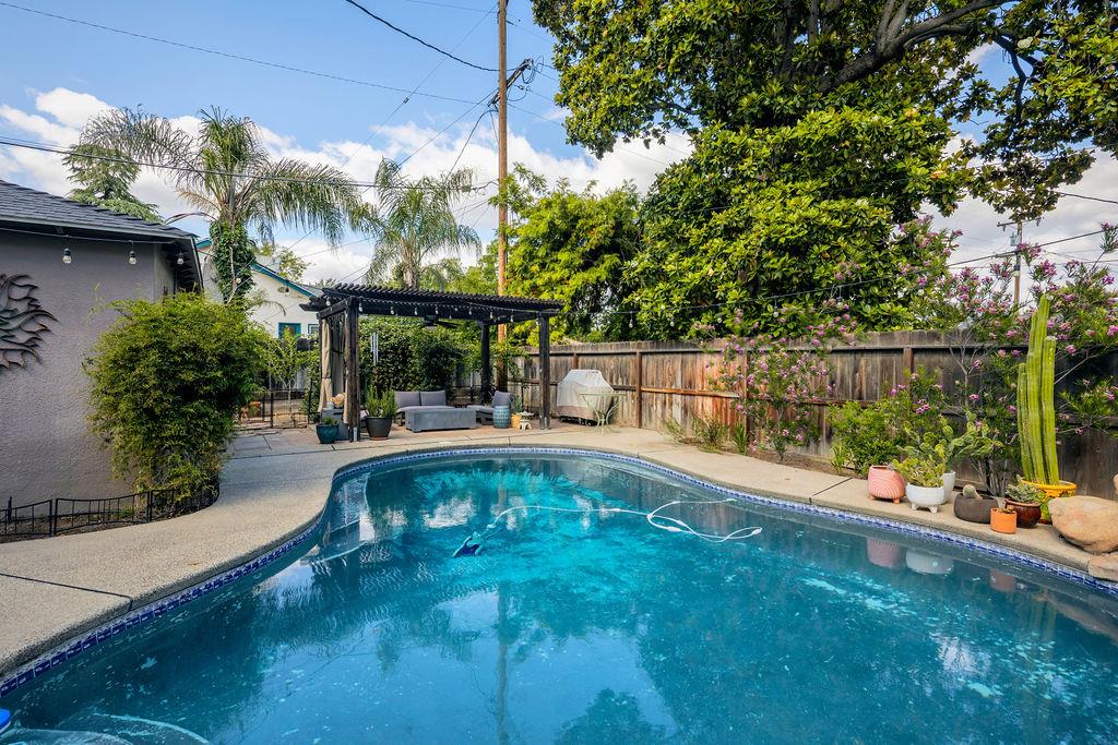 107 E Normal Ave, Fresno, CA 93704