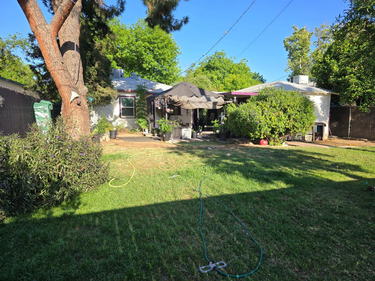 627 N Poplar Ave, Fresno, CA 93728