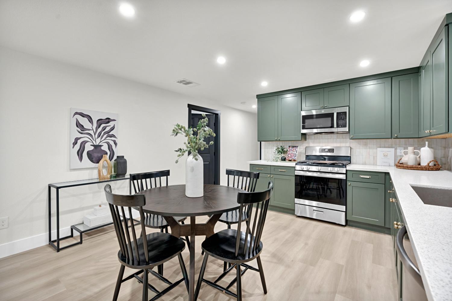 432 W Pinedale Ave, Fresno, CA 93650