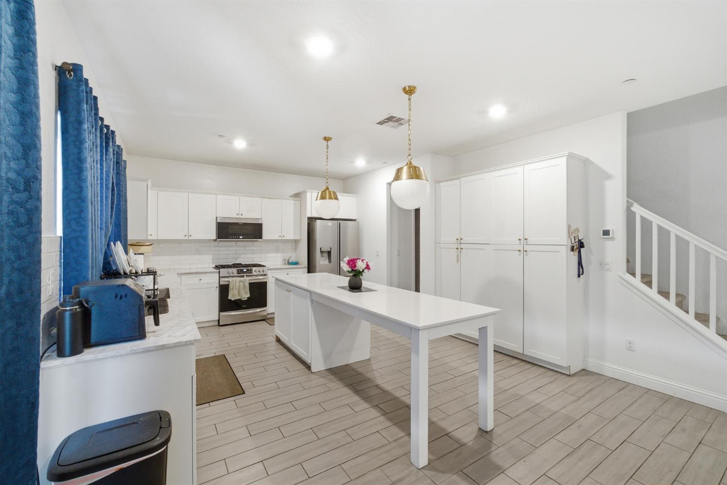 7052 W Poe Ave, Fresno, CA 93723
