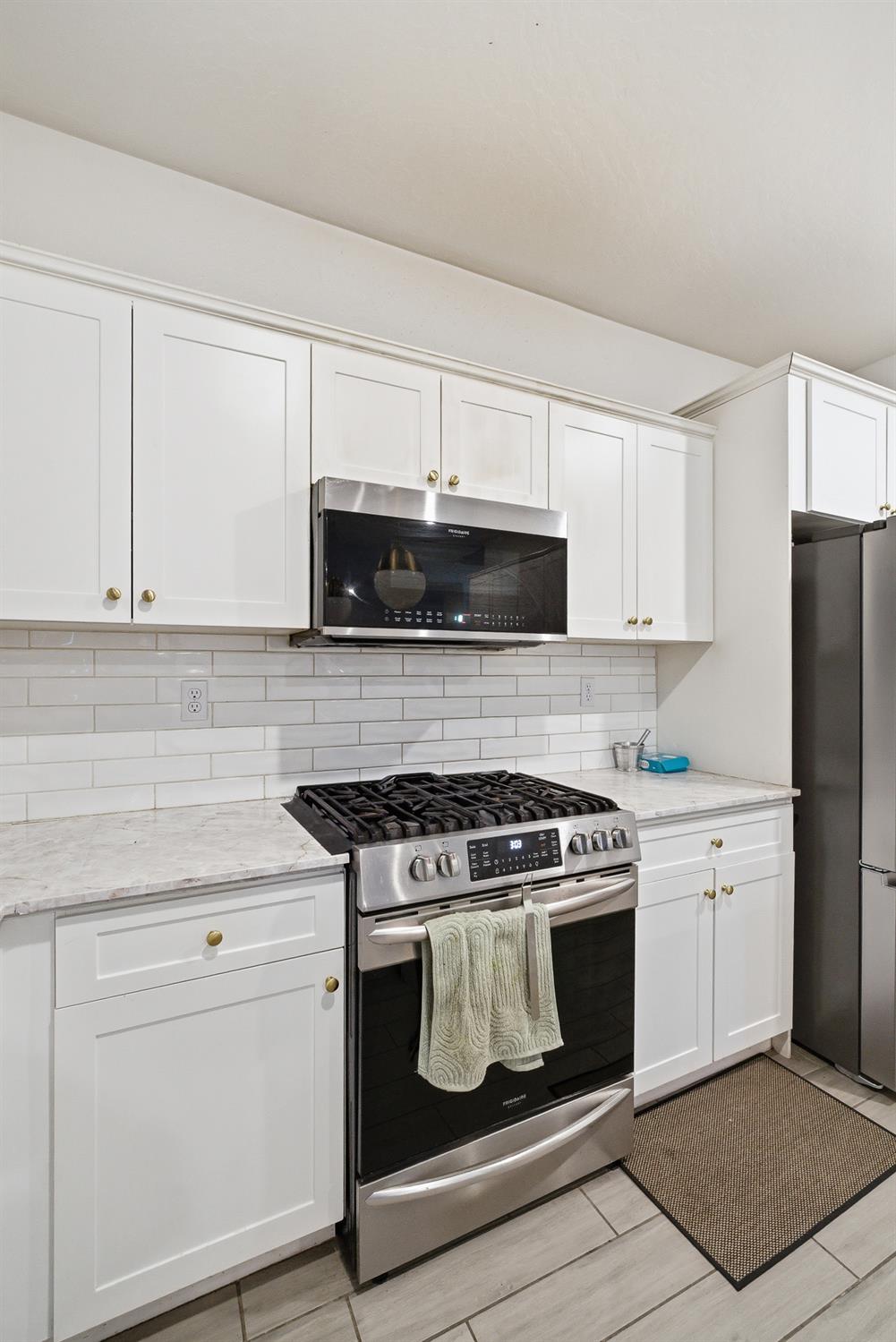 7052 W Poe Ave, Fresno, CA 93723