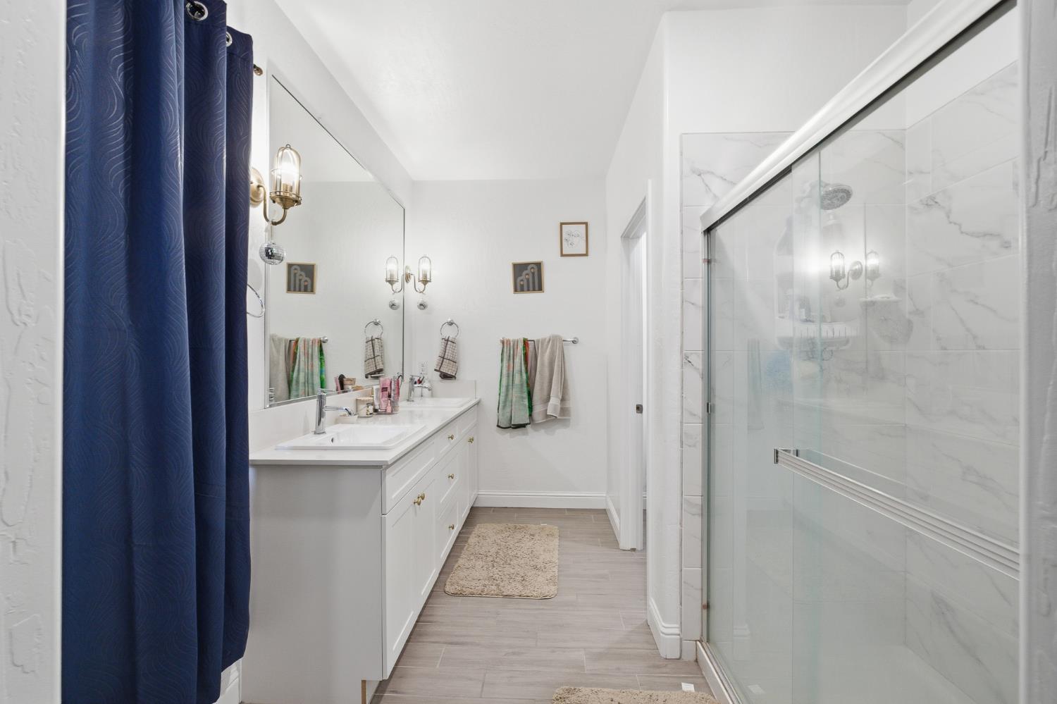 7052 W Poe Ave, Fresno, CA 93723