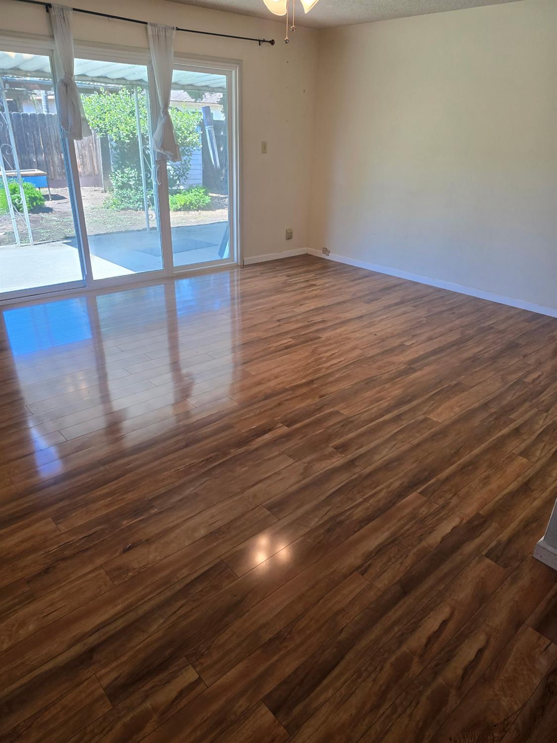 1572 E Sierra Ave, Fresno, CA 93710