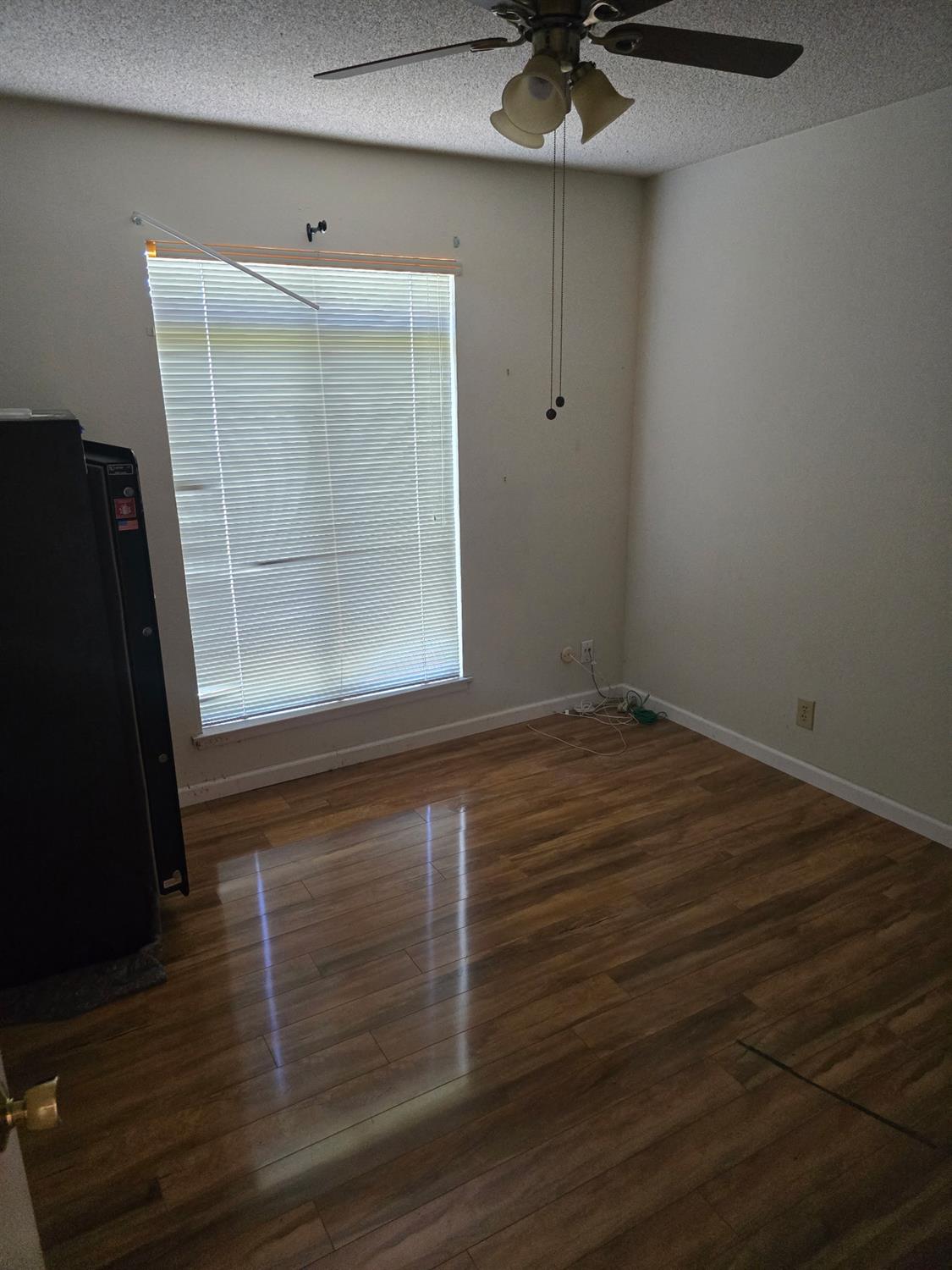 1572 E Sierra Ave, Fresno, CA 93710