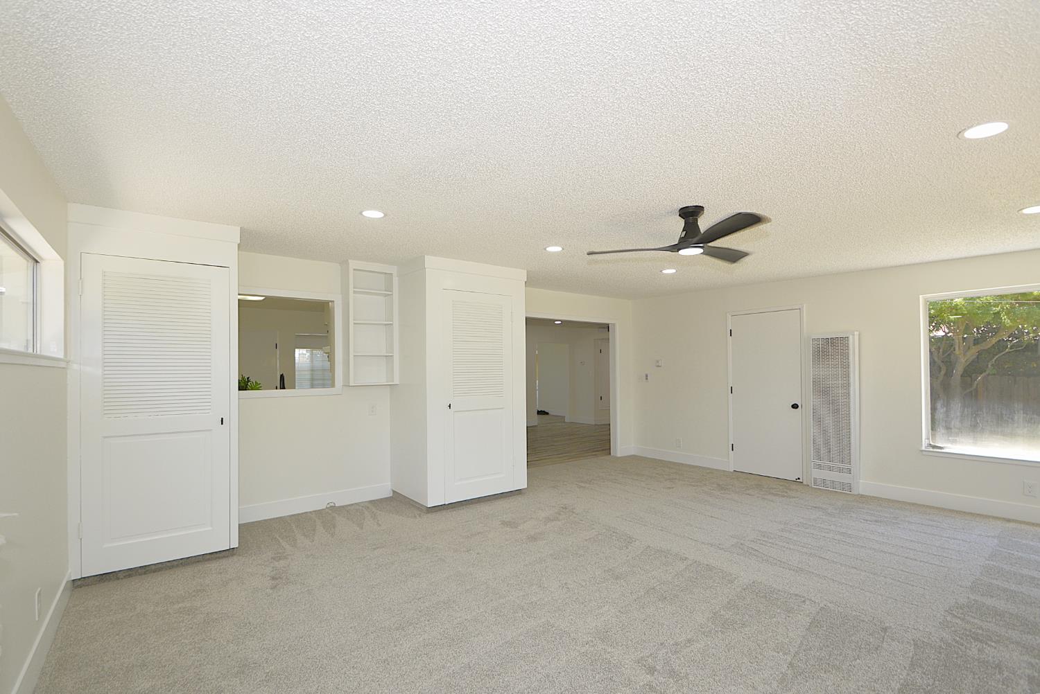 6039 N Maroa, Fresno, CA 93704