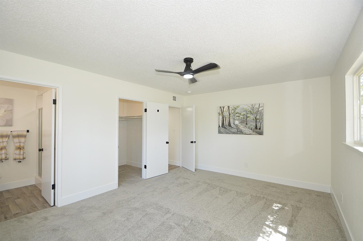 6039 N Maroa, Fresno, CA 93704