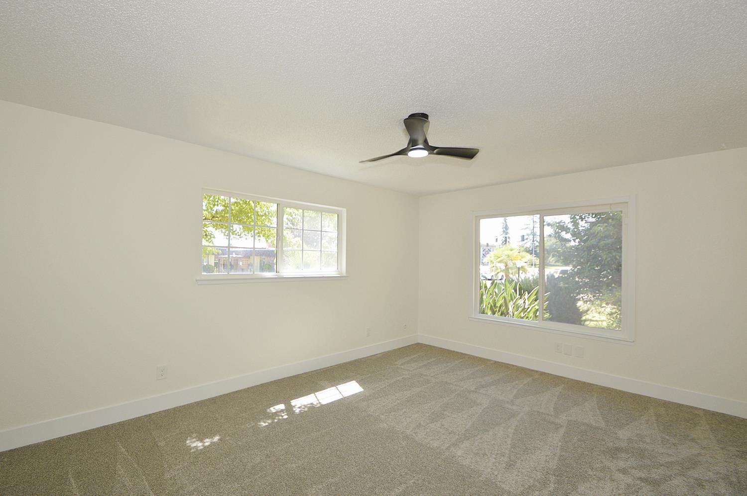 6039 N Maroa, Fresno, CA 93704