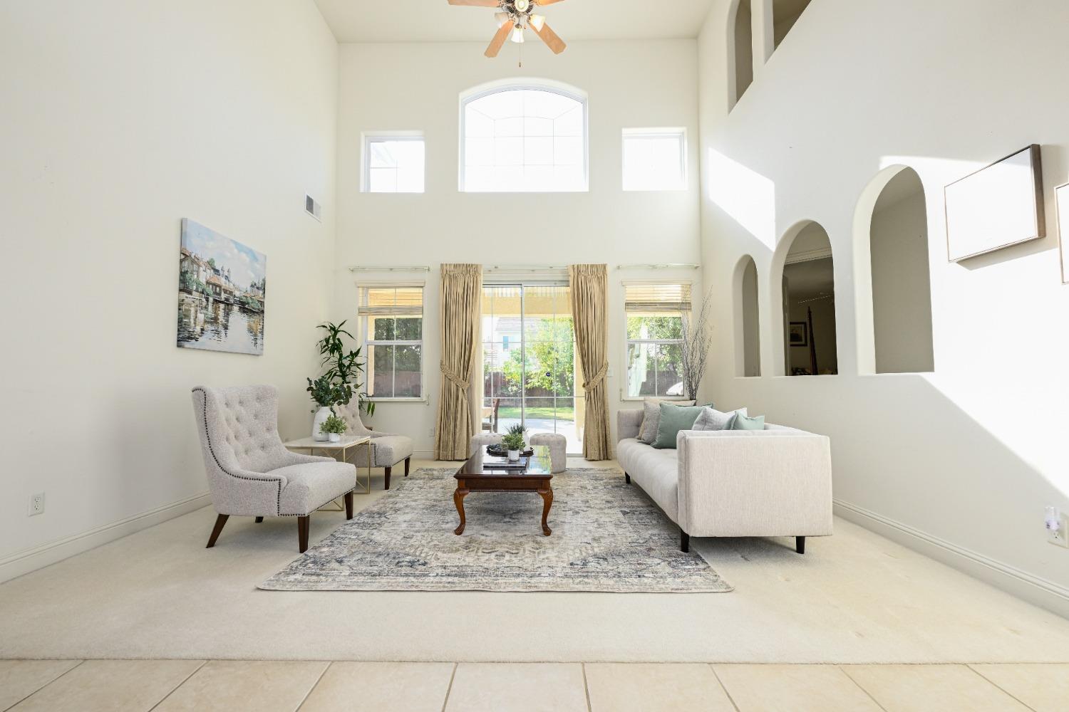 2809 E Omaha Ave, Fresno, CA 93720