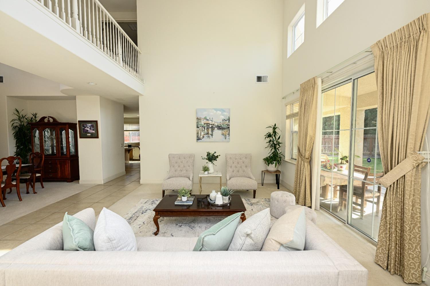 2809 E Omaha Ave, Fresno, CA 93720