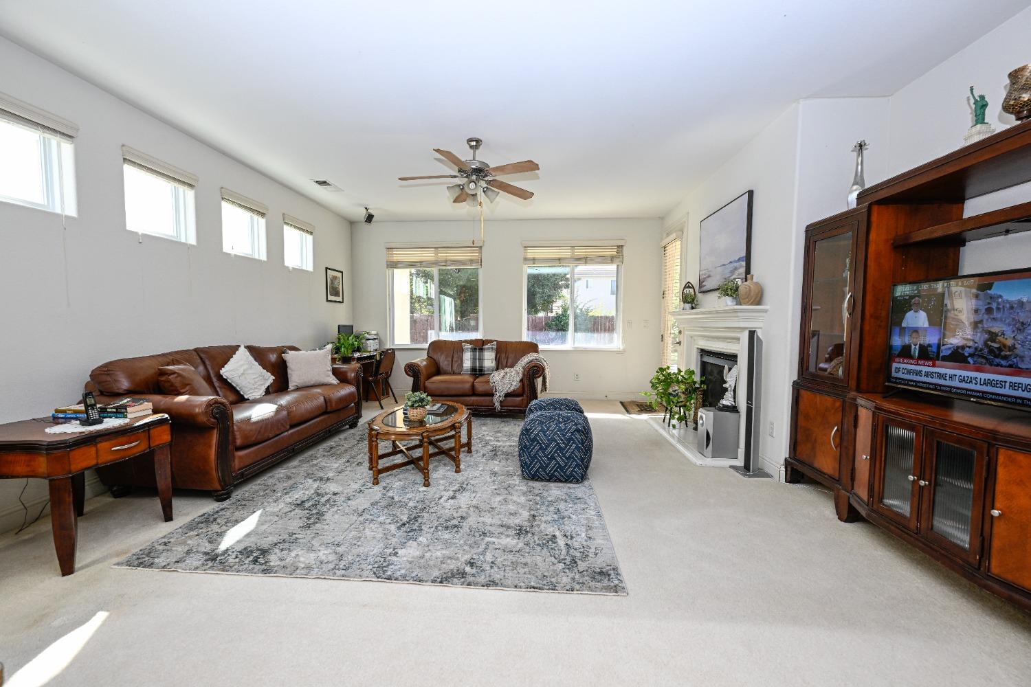 2809 E Omaha Ave, Fresno, CA 93720