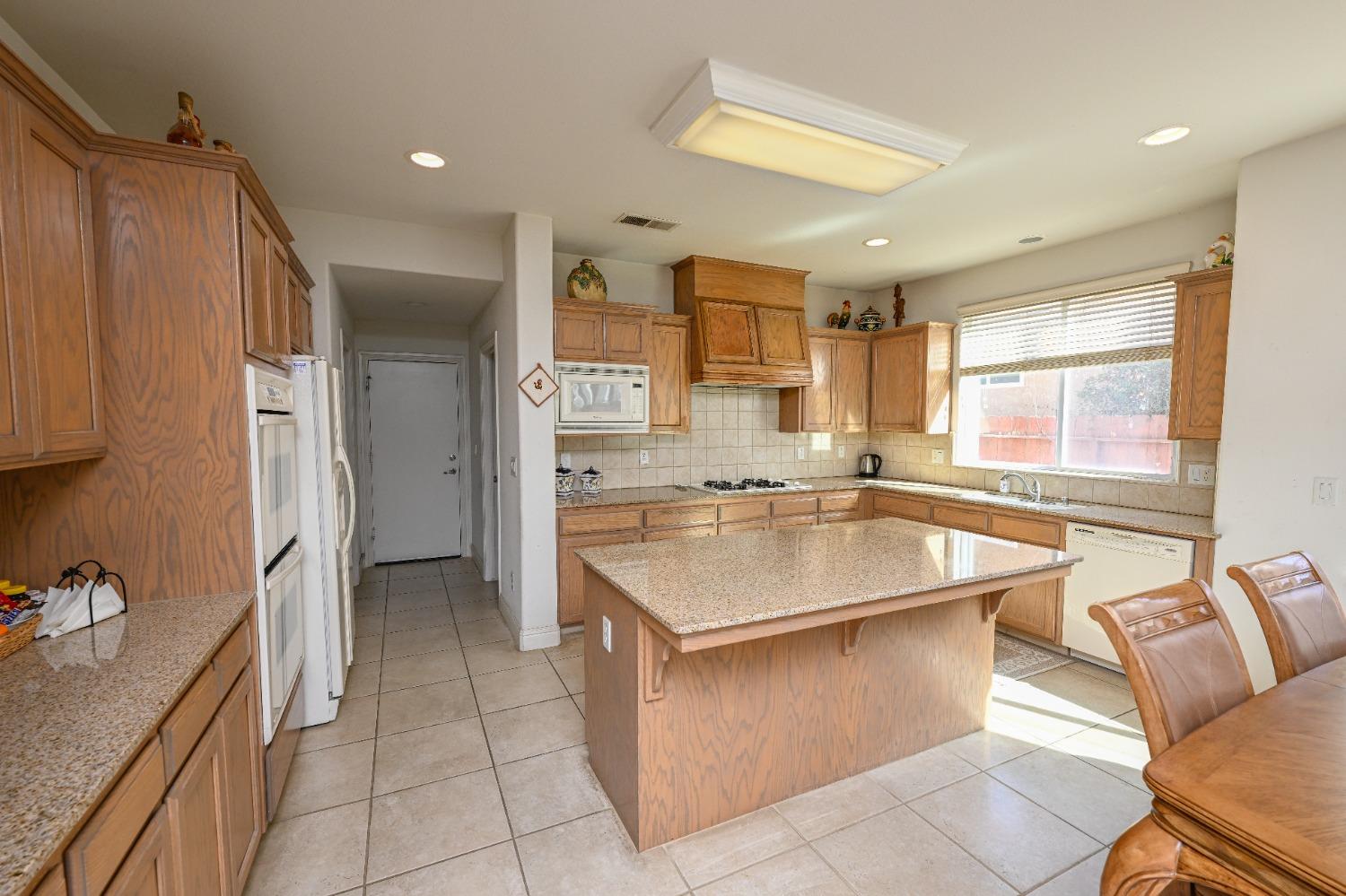 2809 E Omaha Ave, Fresno, CA 93720
