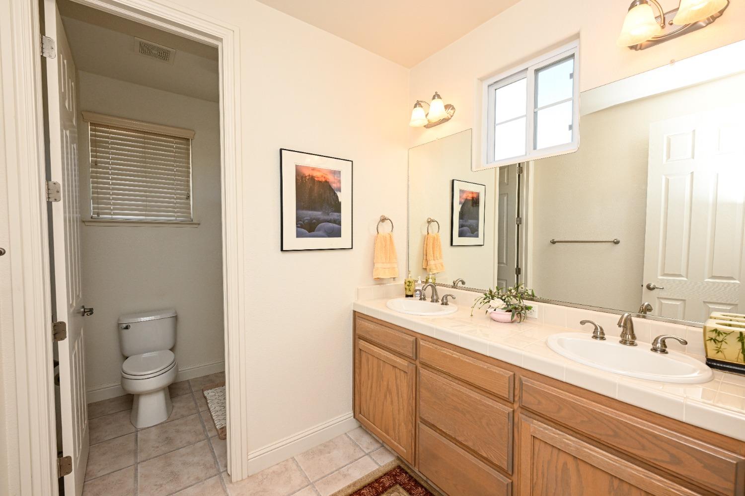 2809 E Omaha Ave, Fresno, CA 93720