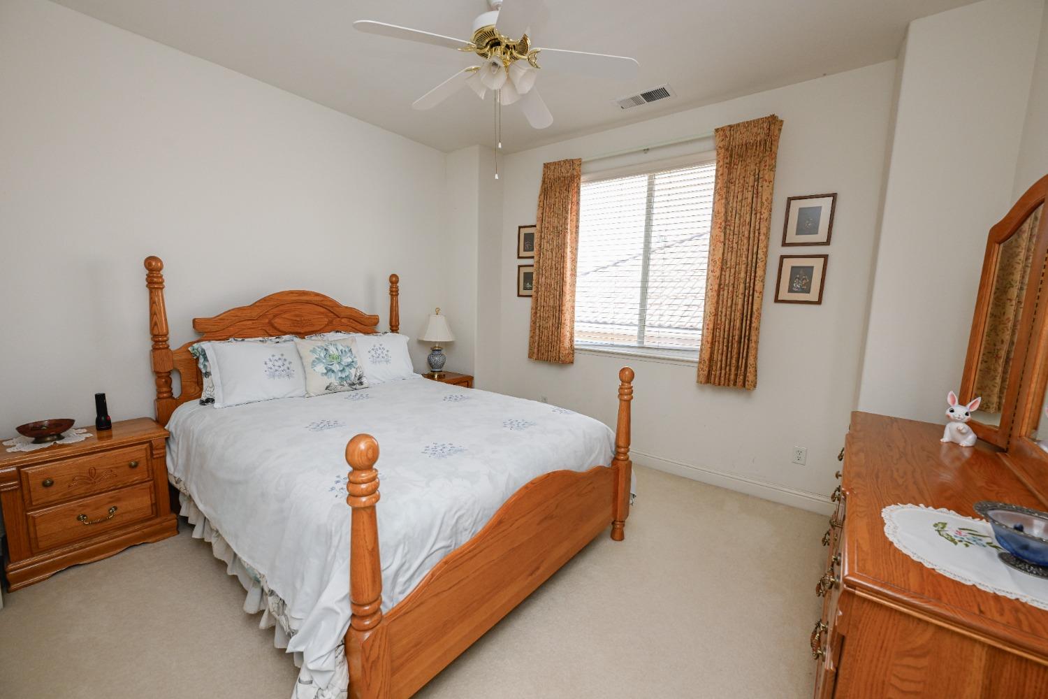 2809 E Omaha Ave, Fresno, CA 93720