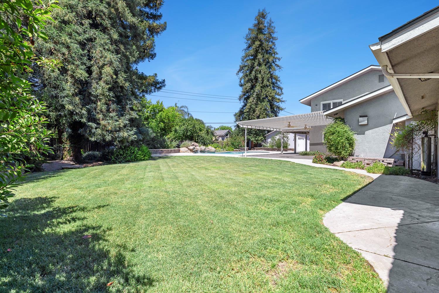 1408 E Plymouth Way, Fresno, CA 93720