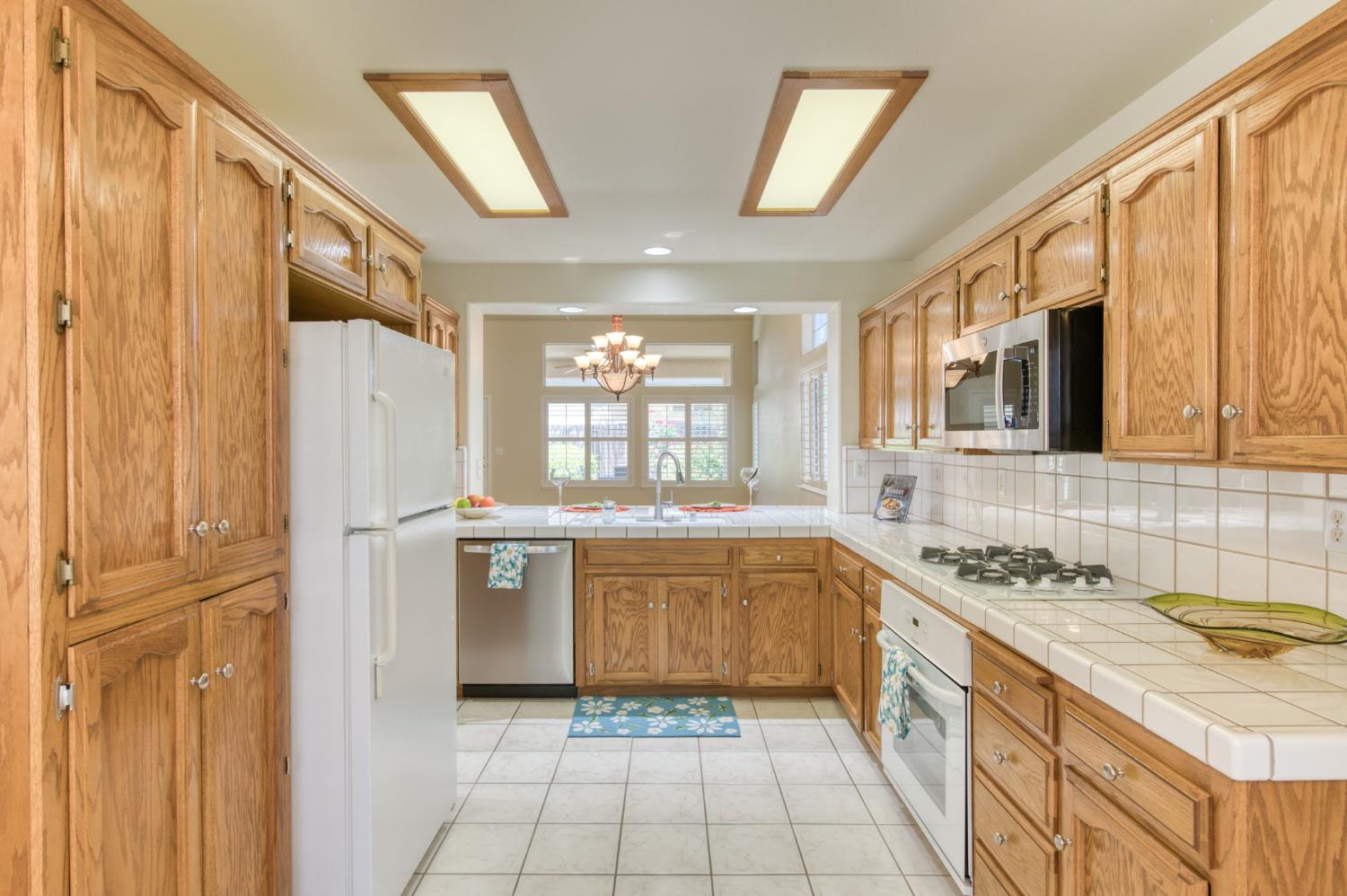 3750 W Vincent Ln, Fresno, CA 93711