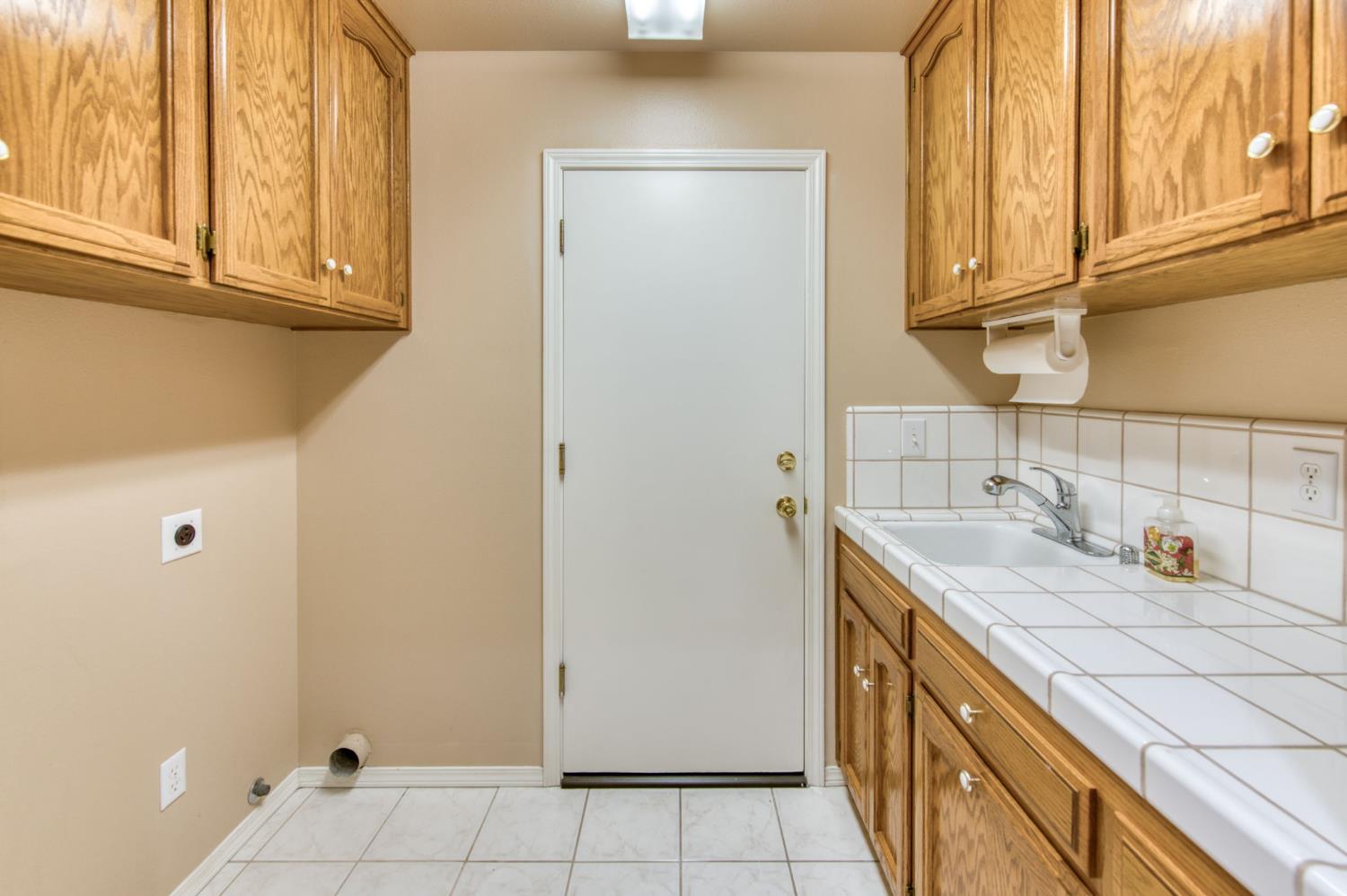 3750 W Vincent Ln, Fresno, CA 93711