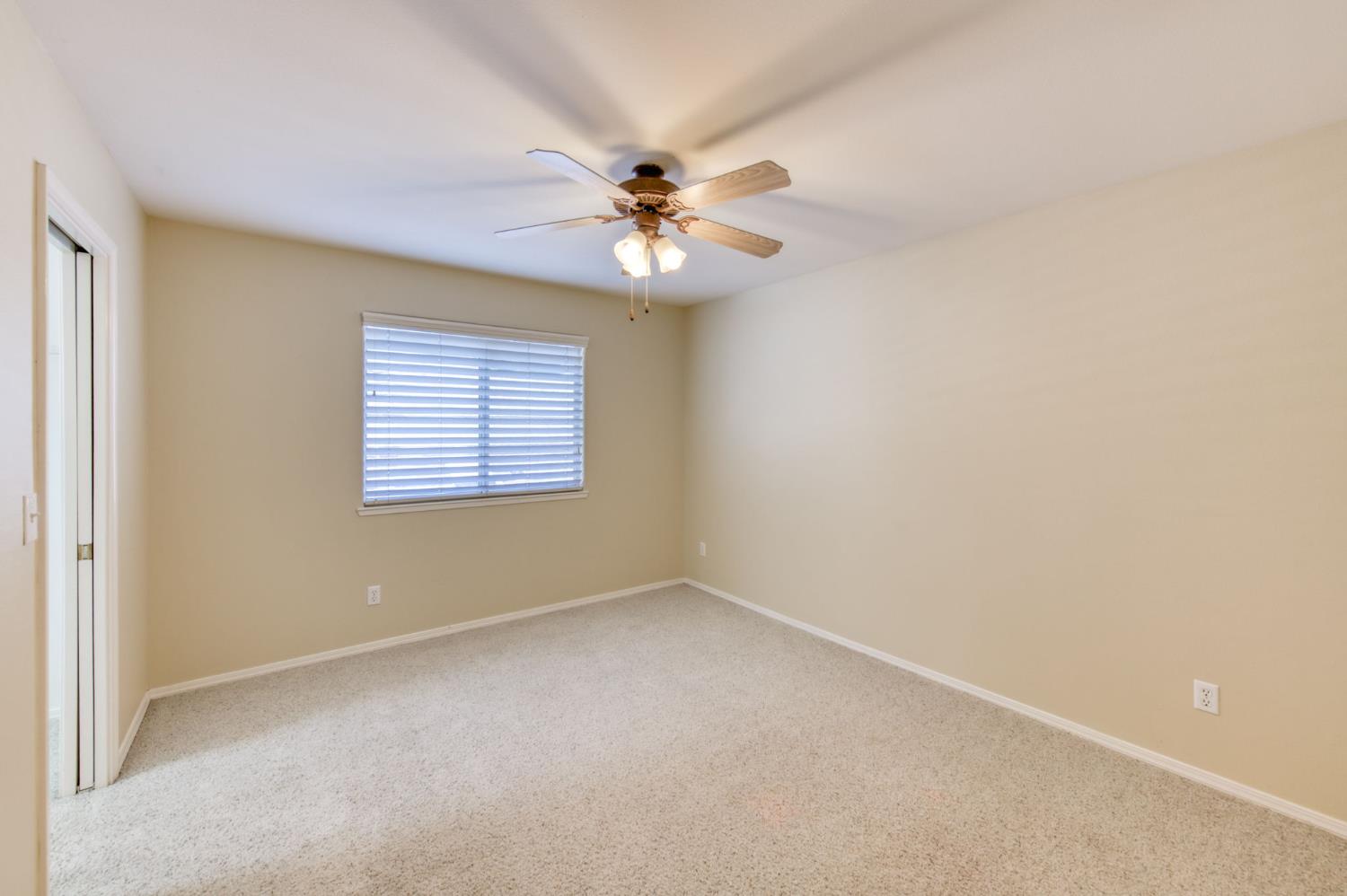3750 W Vincent Ln, Fresno, CA 93711