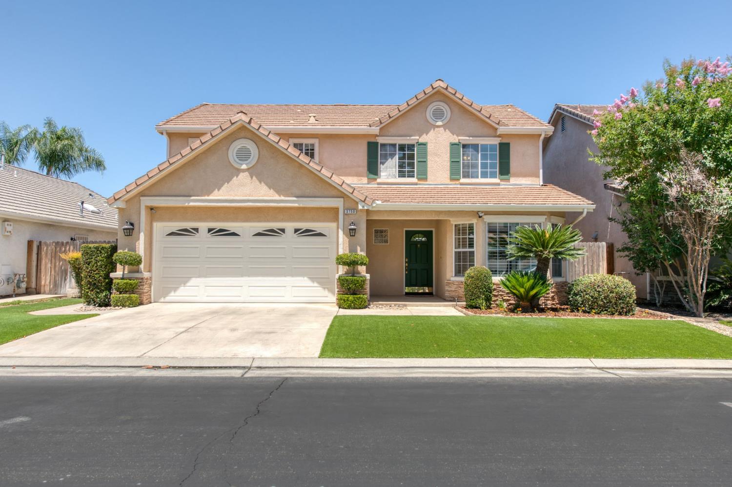 3750 W Vincent Ln, Fresno, CA 93711