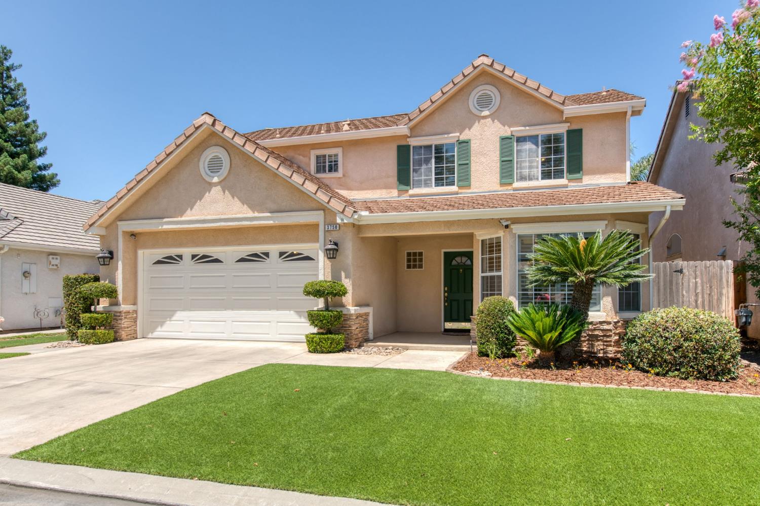3750 W Vincent Ln, Fresno, CA 93711