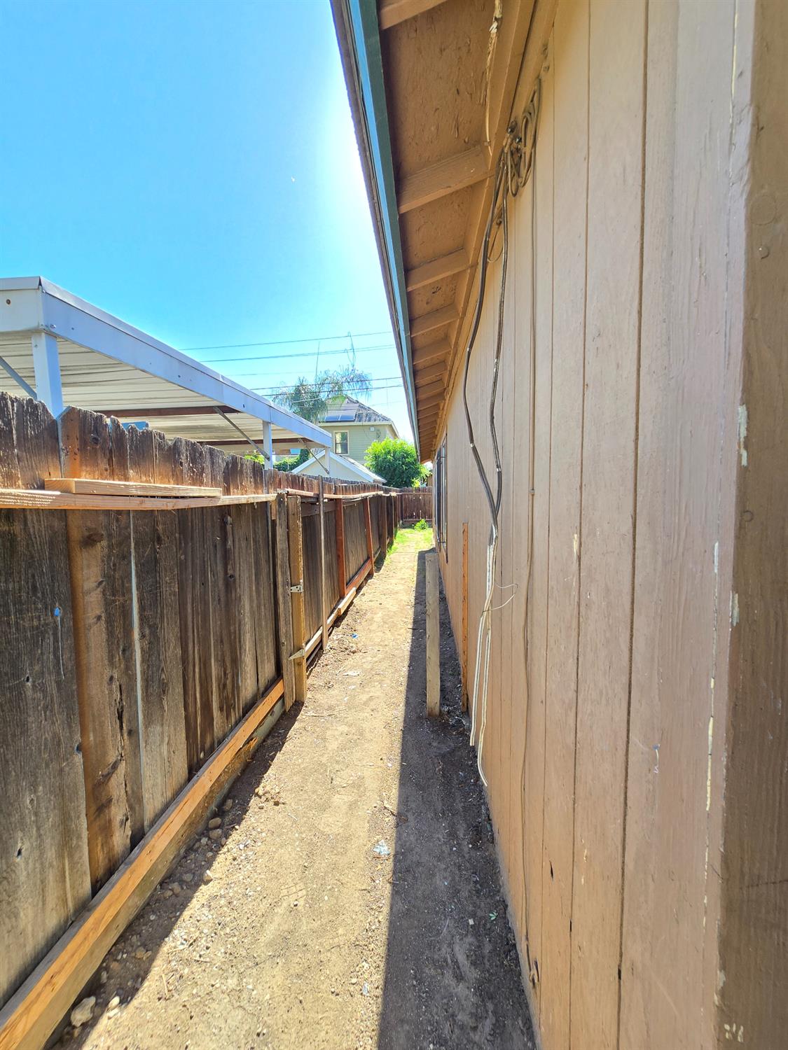 292 N College Ave, Fresno, CA 93701