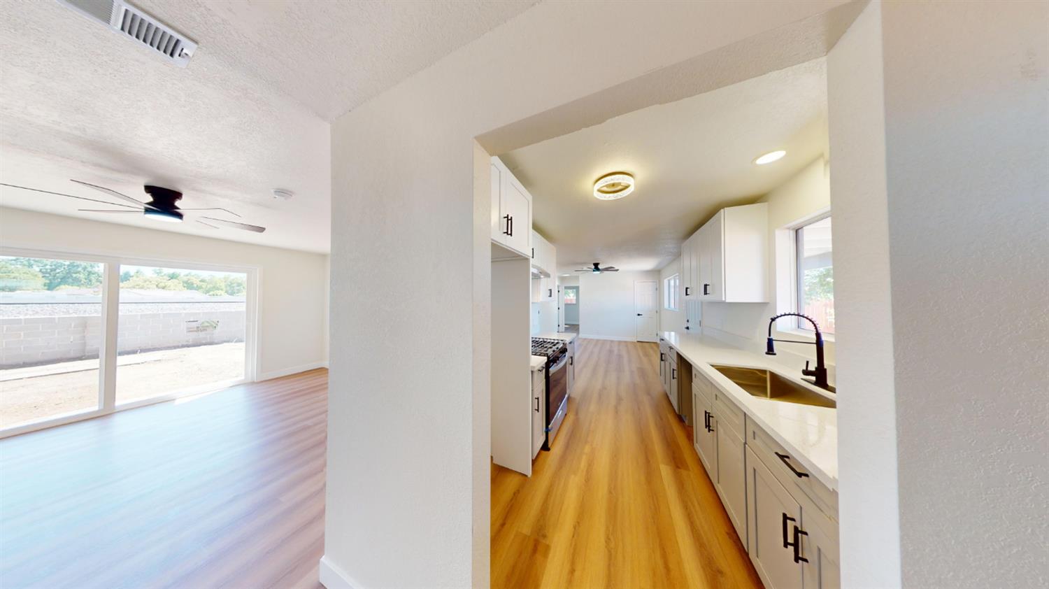 4298 N Holt Ave, Fresno, CA 93705