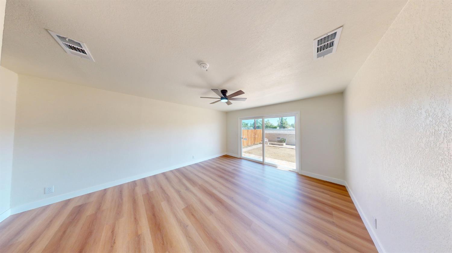 4298 N Holt Ave, Fresno, CA 93705