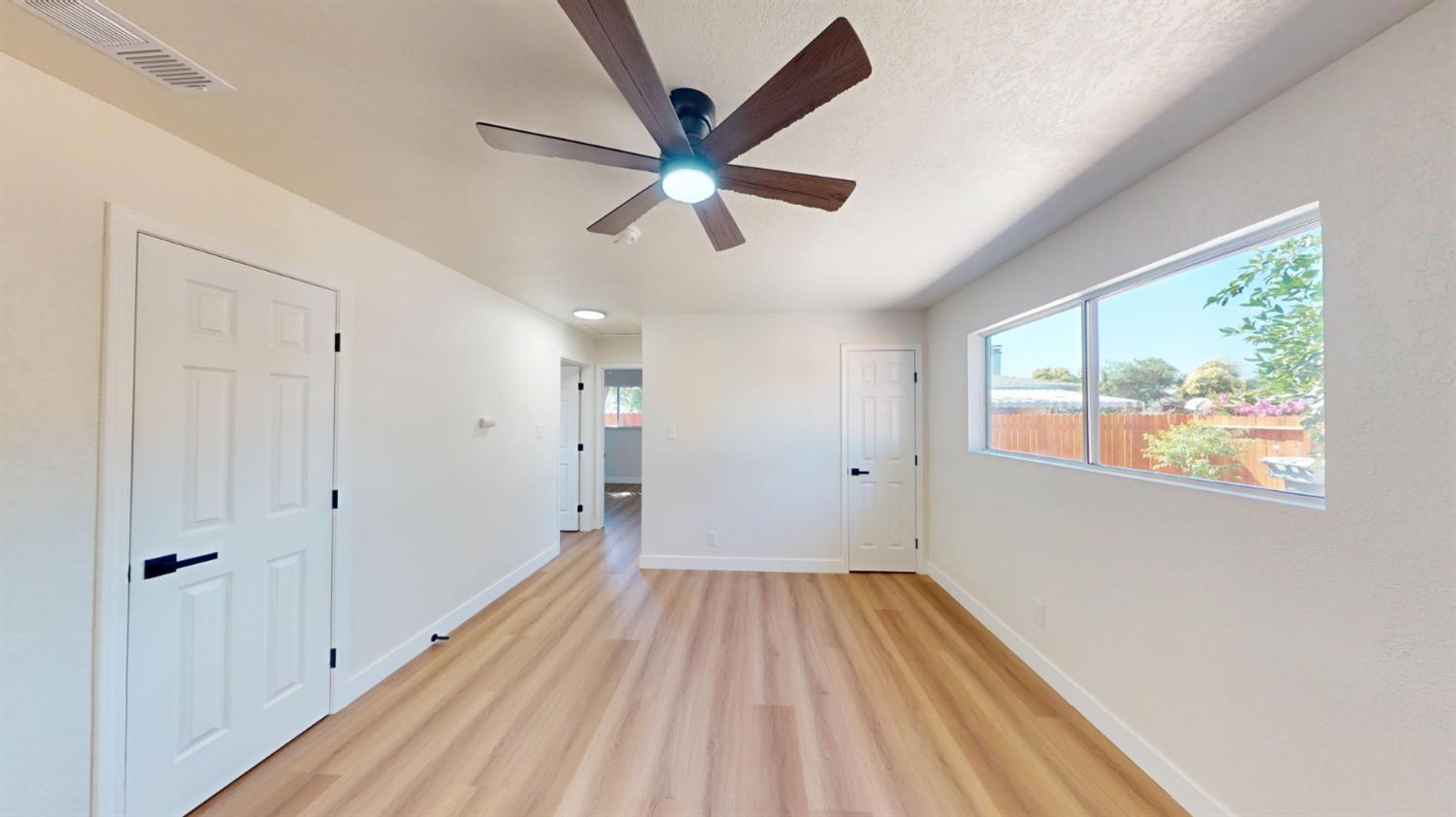 4298 N Holt Ave, Fresno, CA 93705