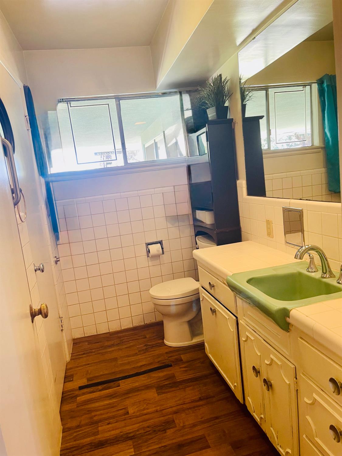 1111 W Kearney Blvd, Fresno, CA 93706