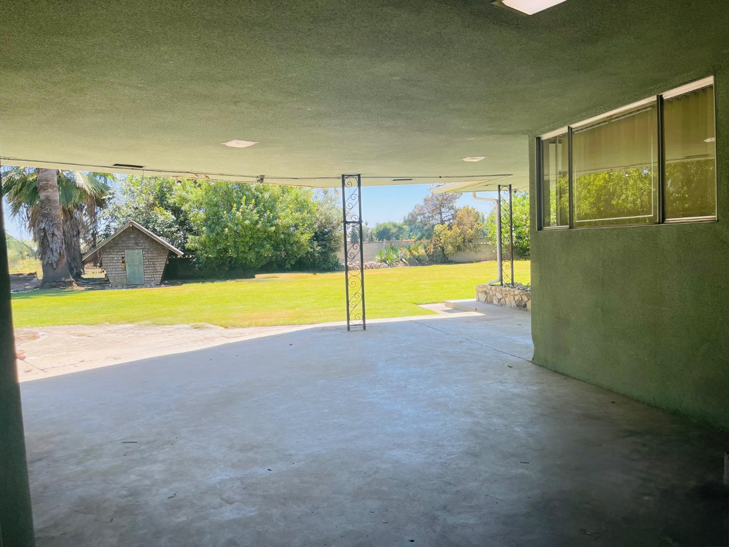 1111 W Kearney Blvd, Fresno, CA 93706